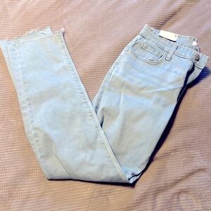 Women's Forever 21 Mom Jean's NWT size 27